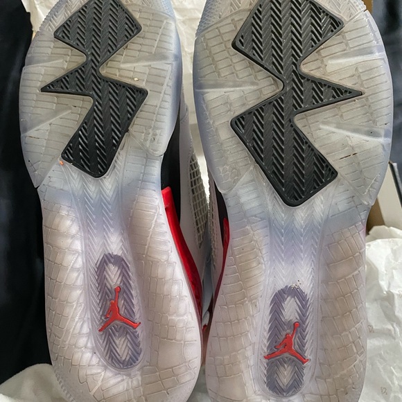 Jordan mars 270 (GS) size 7Y - Picture 5 of 6